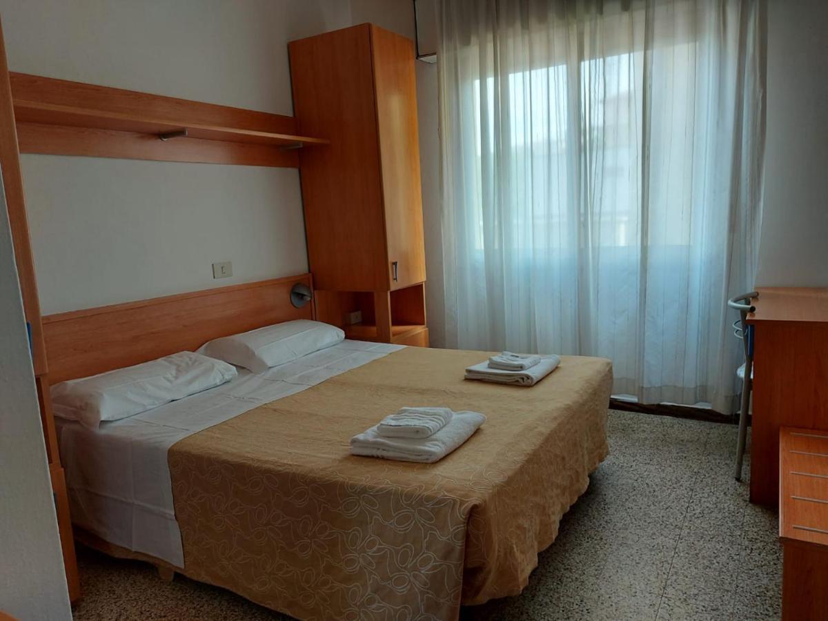 Albergo Alla Nave Lignano Sabbiadoro Esterno foto