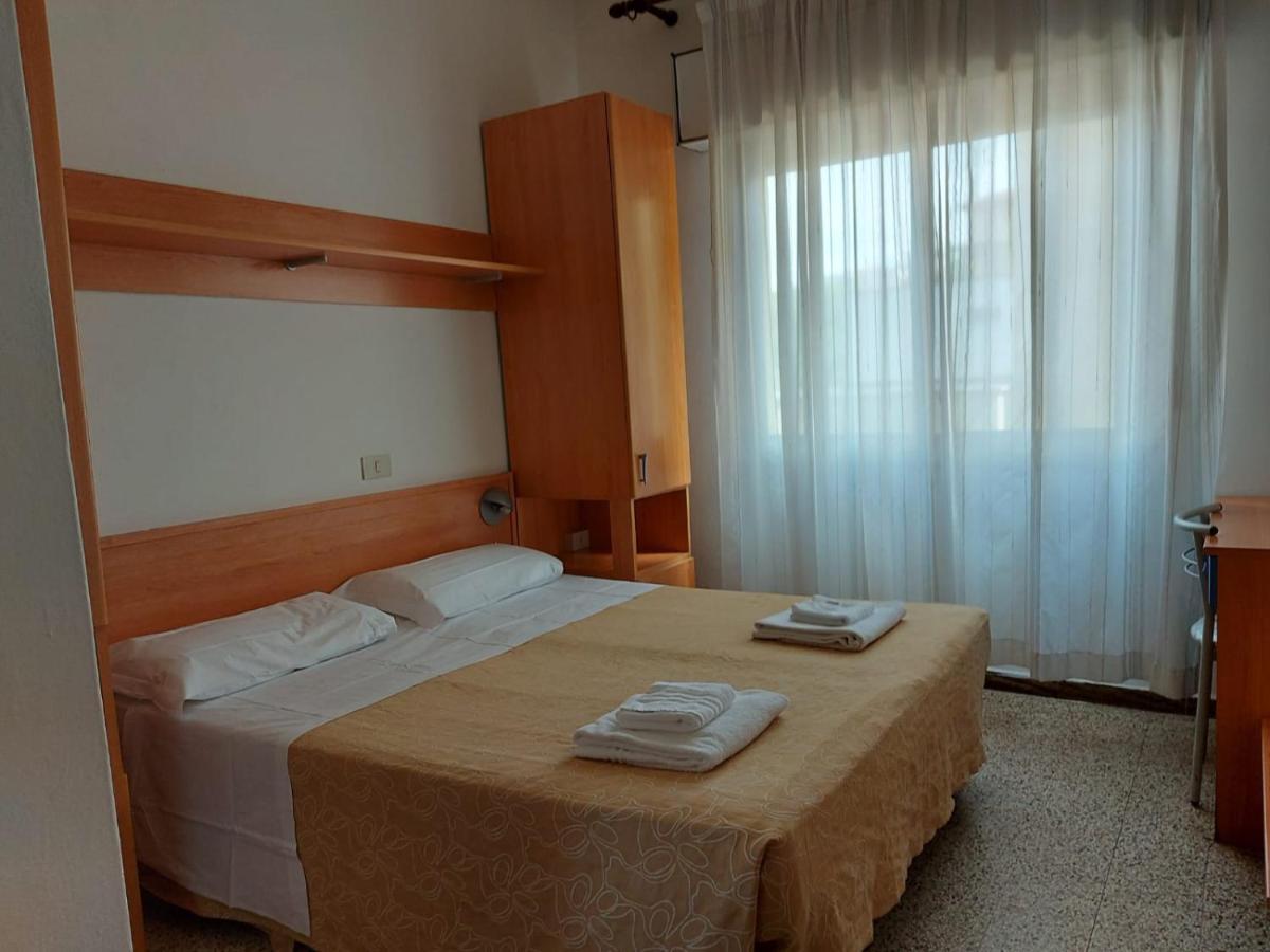 Albergo Alla Nave Lignano Sabbiadoro Esterno foto