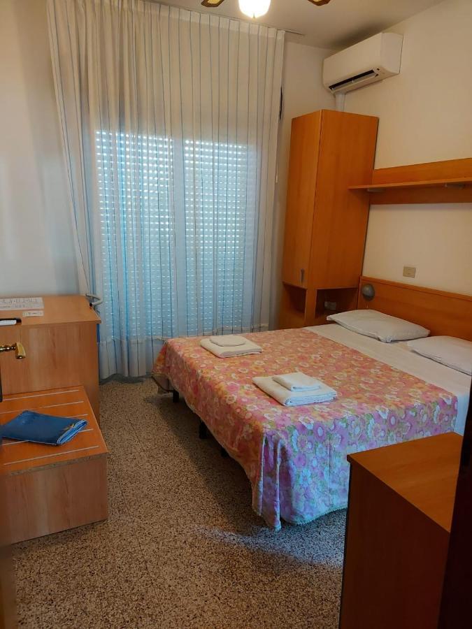 Albergo Alla Nave Lignano Sabbiadoro Esterno foto