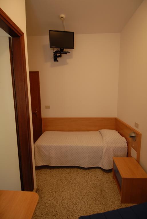 Albergo Alla Nave Lignano Sabbiadoro Esterno foto