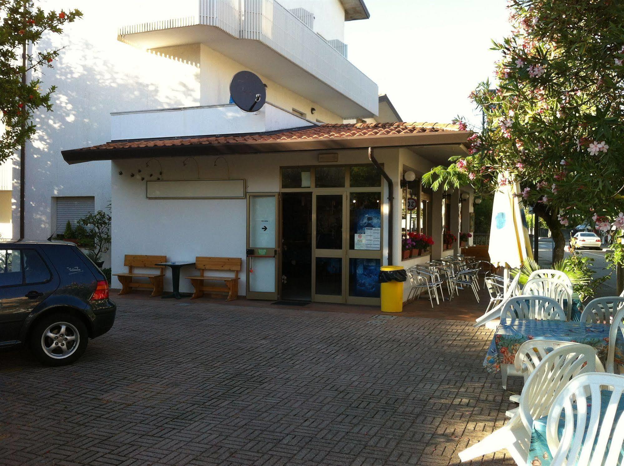Albergo Alla Nave Lignano Sabbiadoro Esterno foto