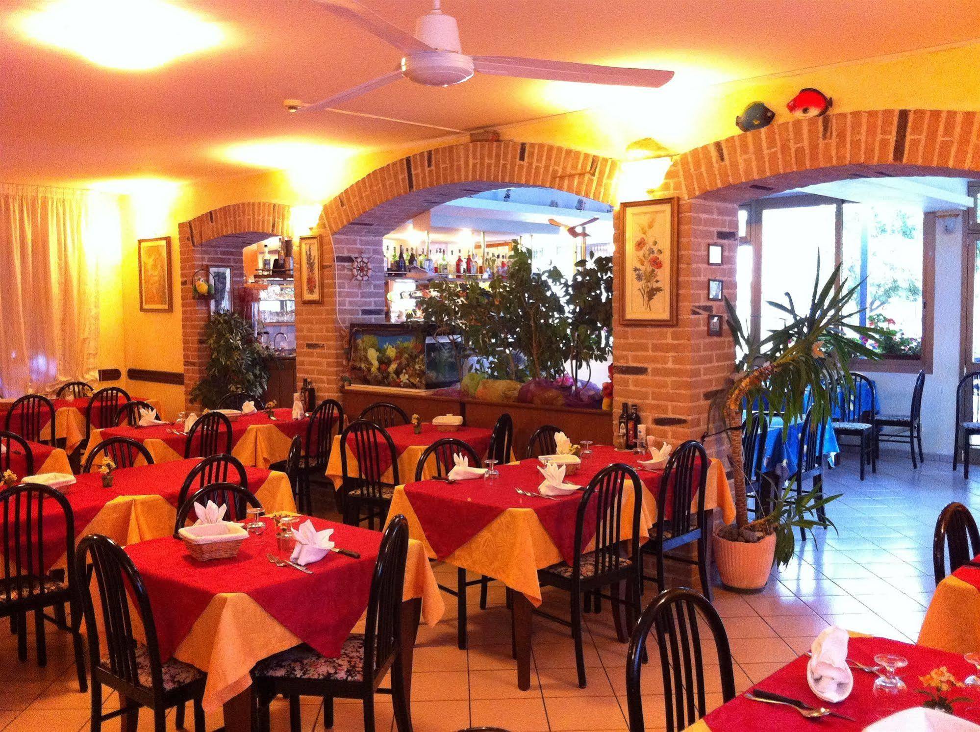 Albergo Alla Nave Lignano Sabbiadoro Esterno foto