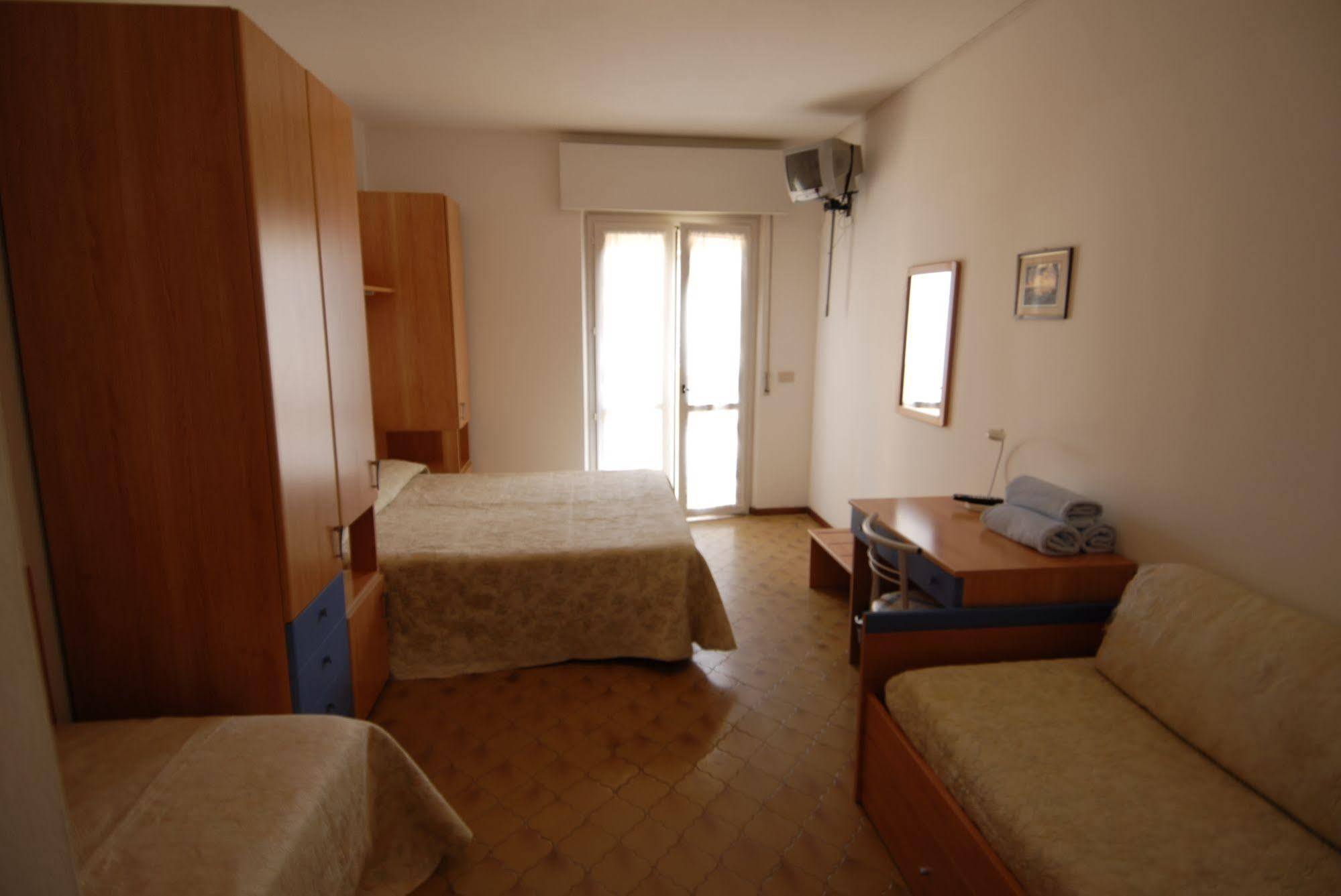 Albergo Alla Nave Lignano Sabbiadoro Esterno foto