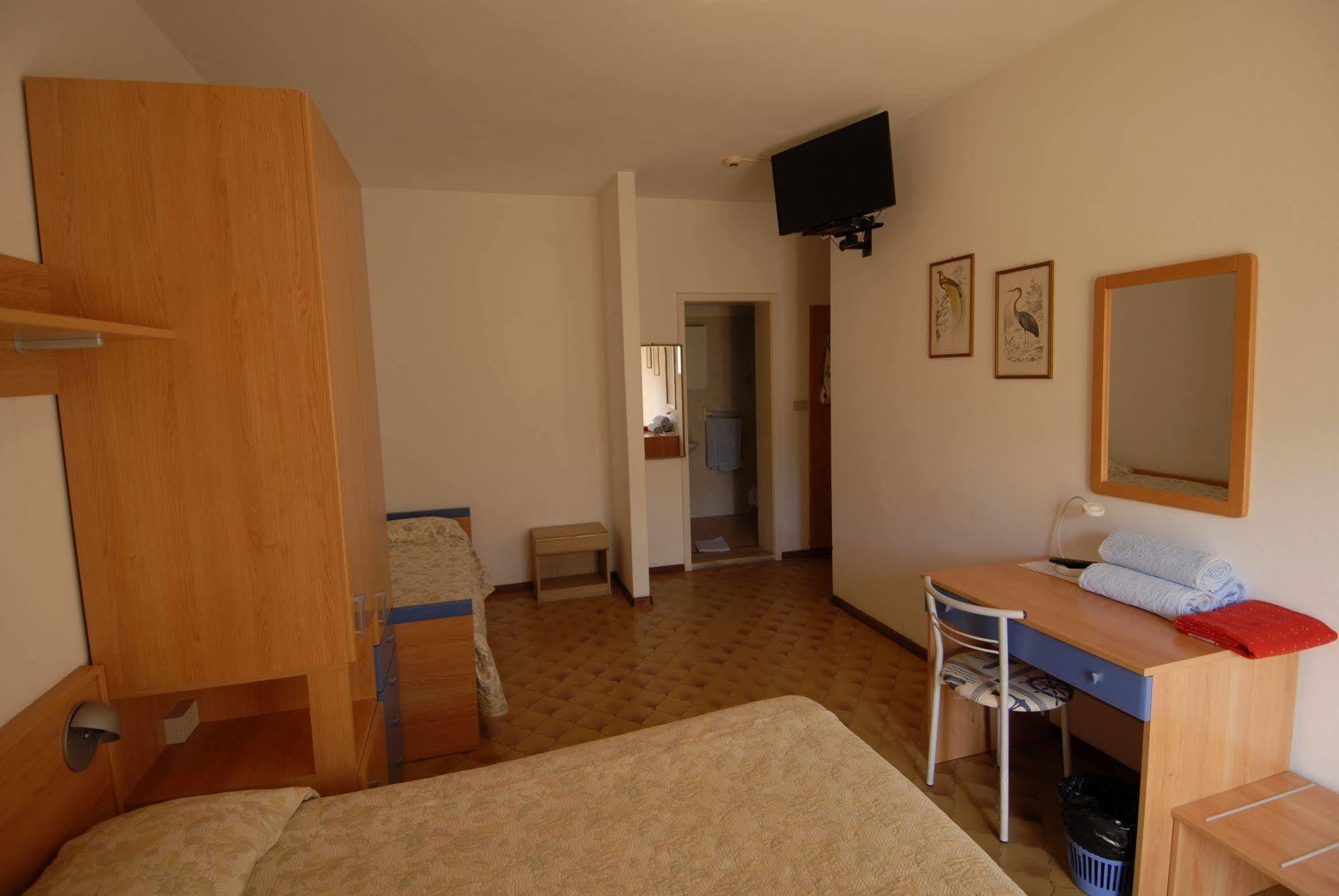 Albergo Alla Nave Lignano Sabbiadoro Esterno foto