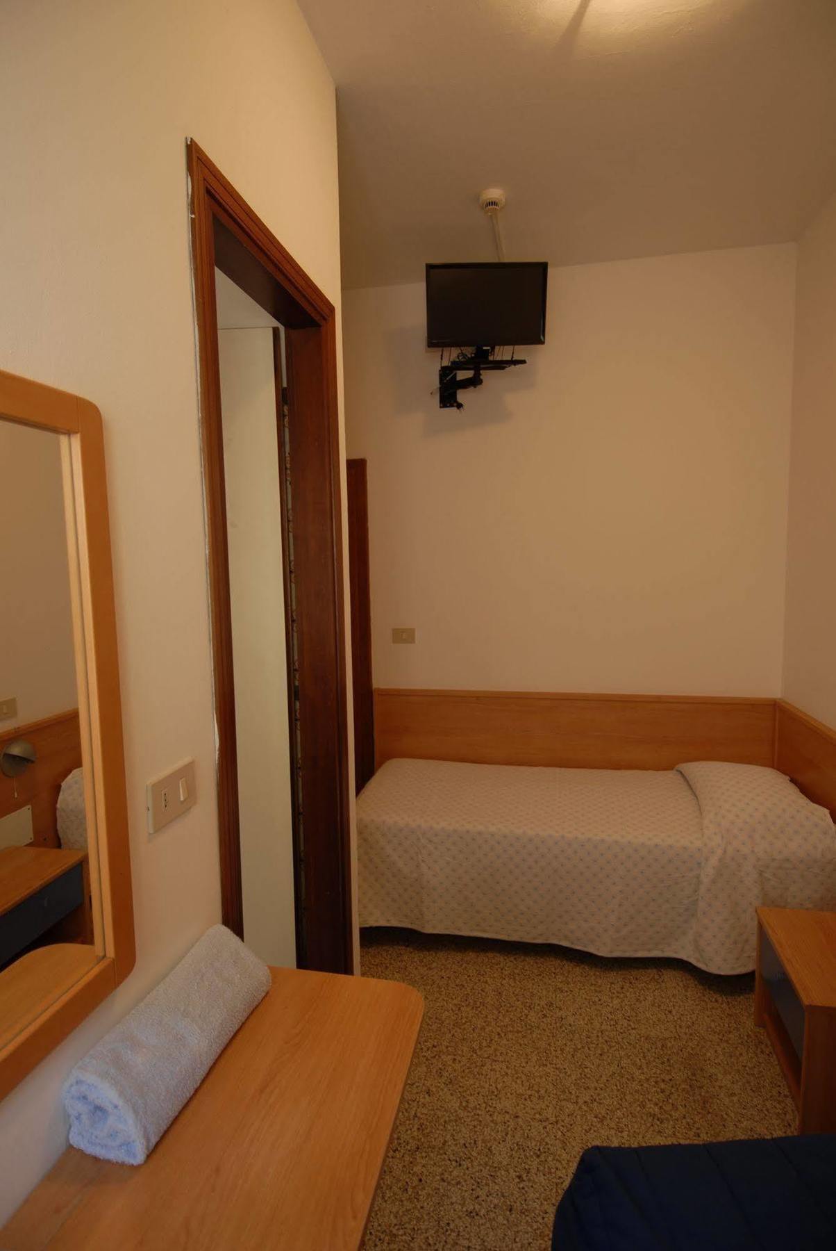 Albergo Alla Nave Lignano Sabbiadoro Esterno foto