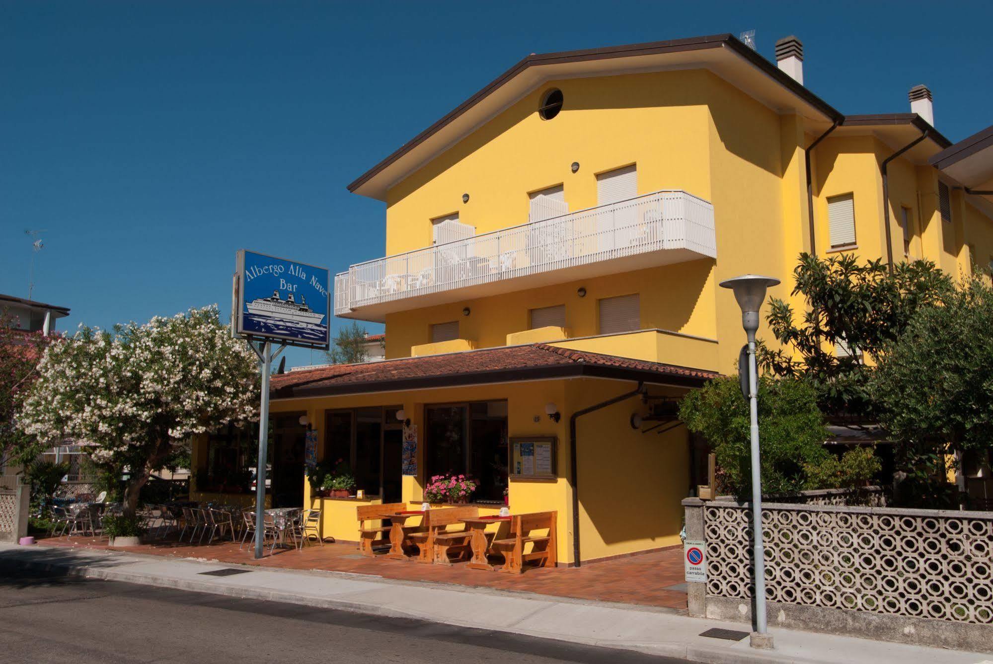 Albergo Alla Nave Lignano Sabbiadoro Esterno foto