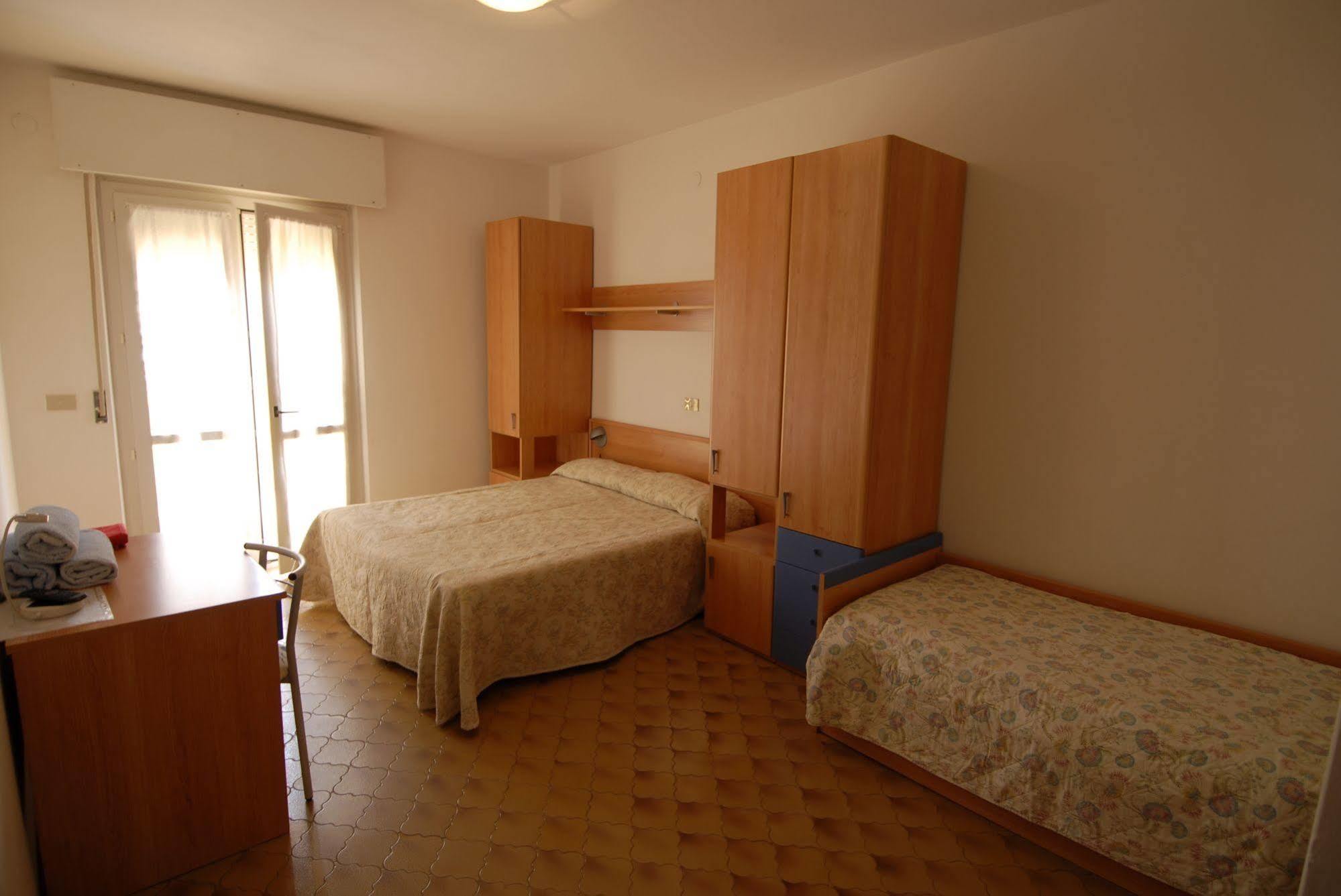 Albergo Alla Nave Lignano Sabbiadoro Esterno foto