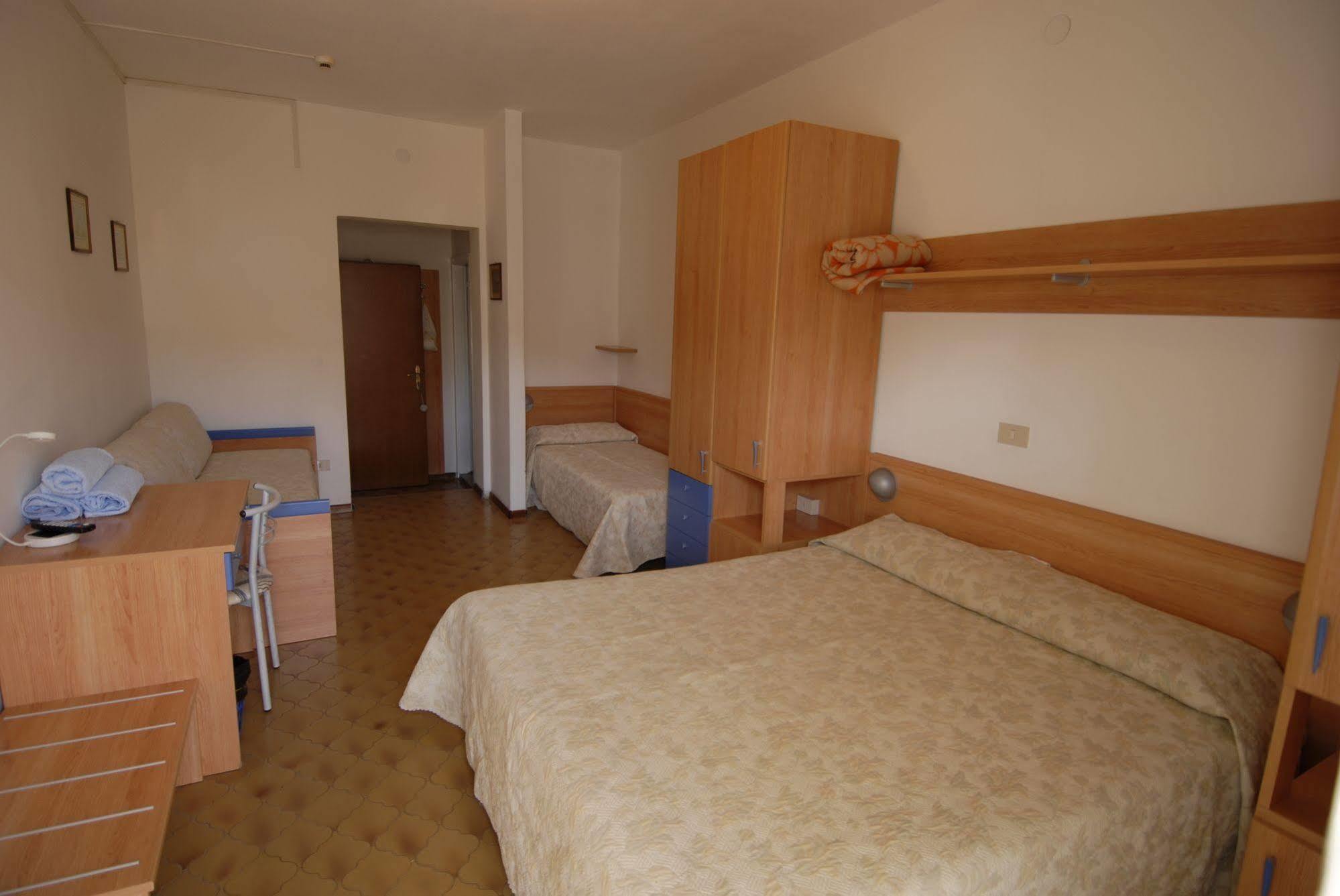 Albergo Alla Nave Lignano Sabbiadoro Esterno foto