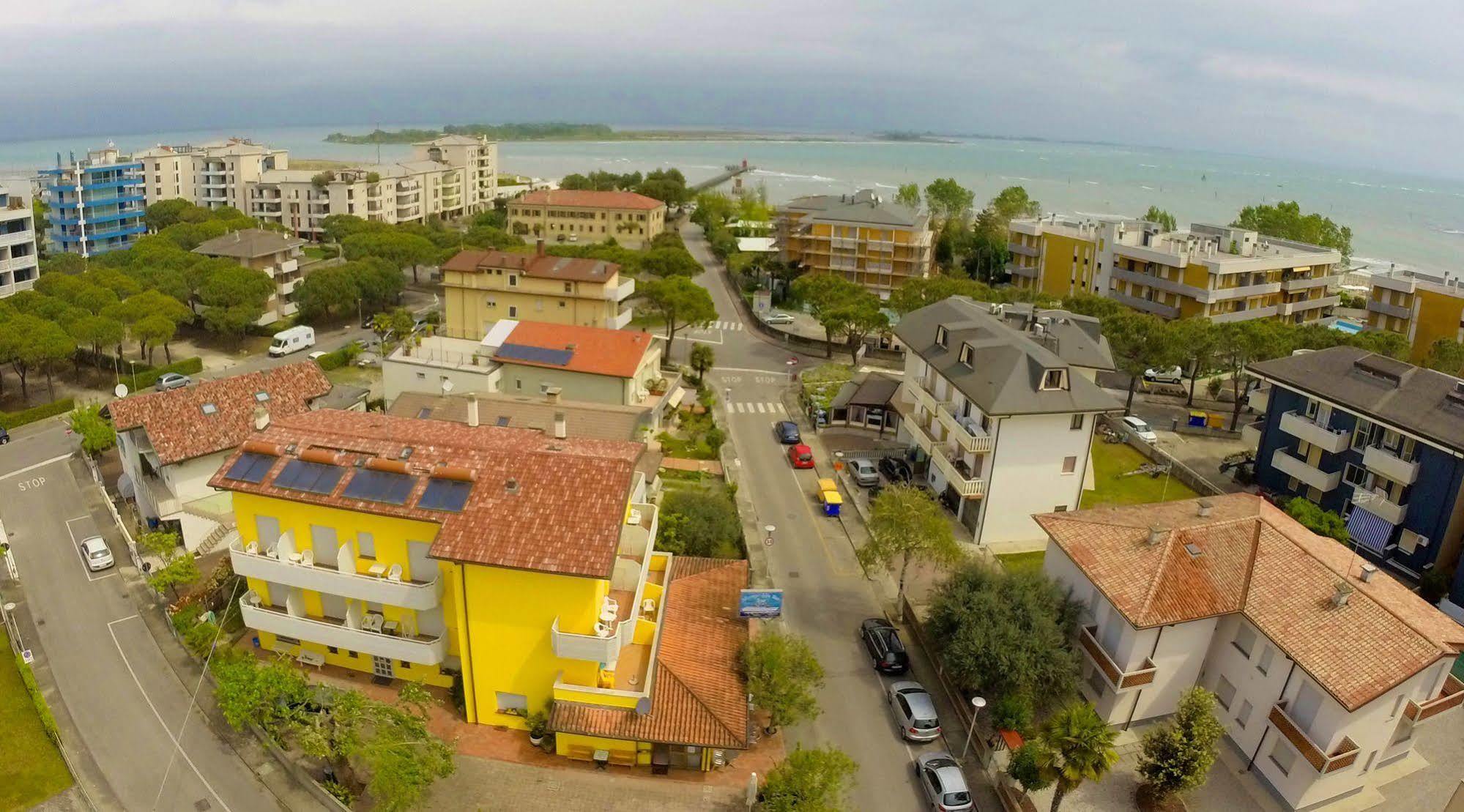 Albergo Alla Nave Lignano Sabbiadoro Esterno foto